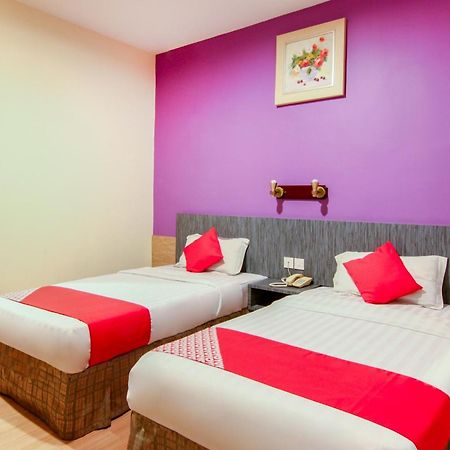 Super Oyo 43930 Hotel Esplanade Sandakan Exterior photo