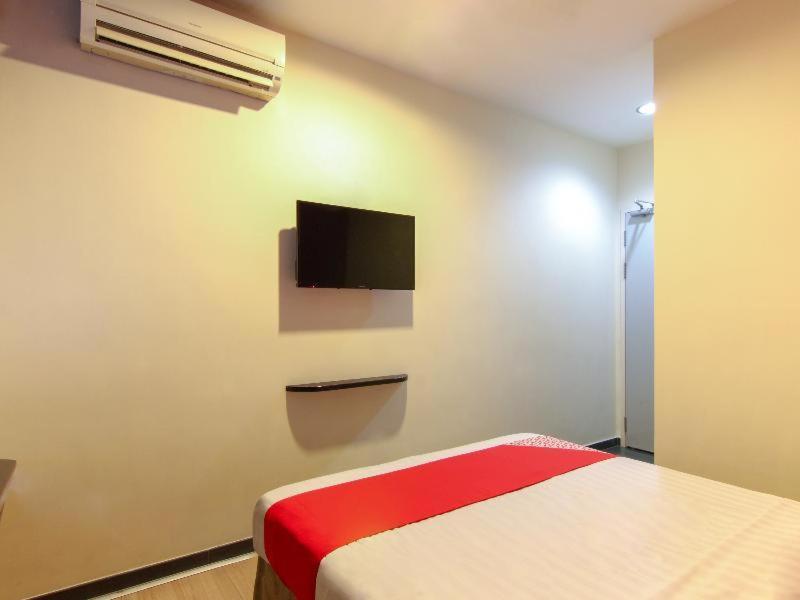 Super Oyo 43930 Hotel Esplanade Sandakan Room photo