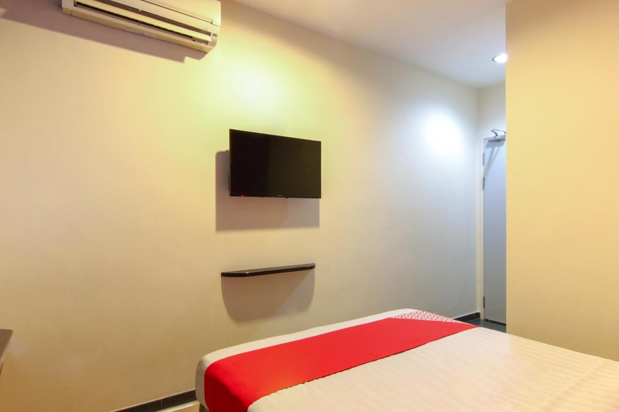 Super Oyo 43930 Hotel Esplanade Sandakan Exterior photo